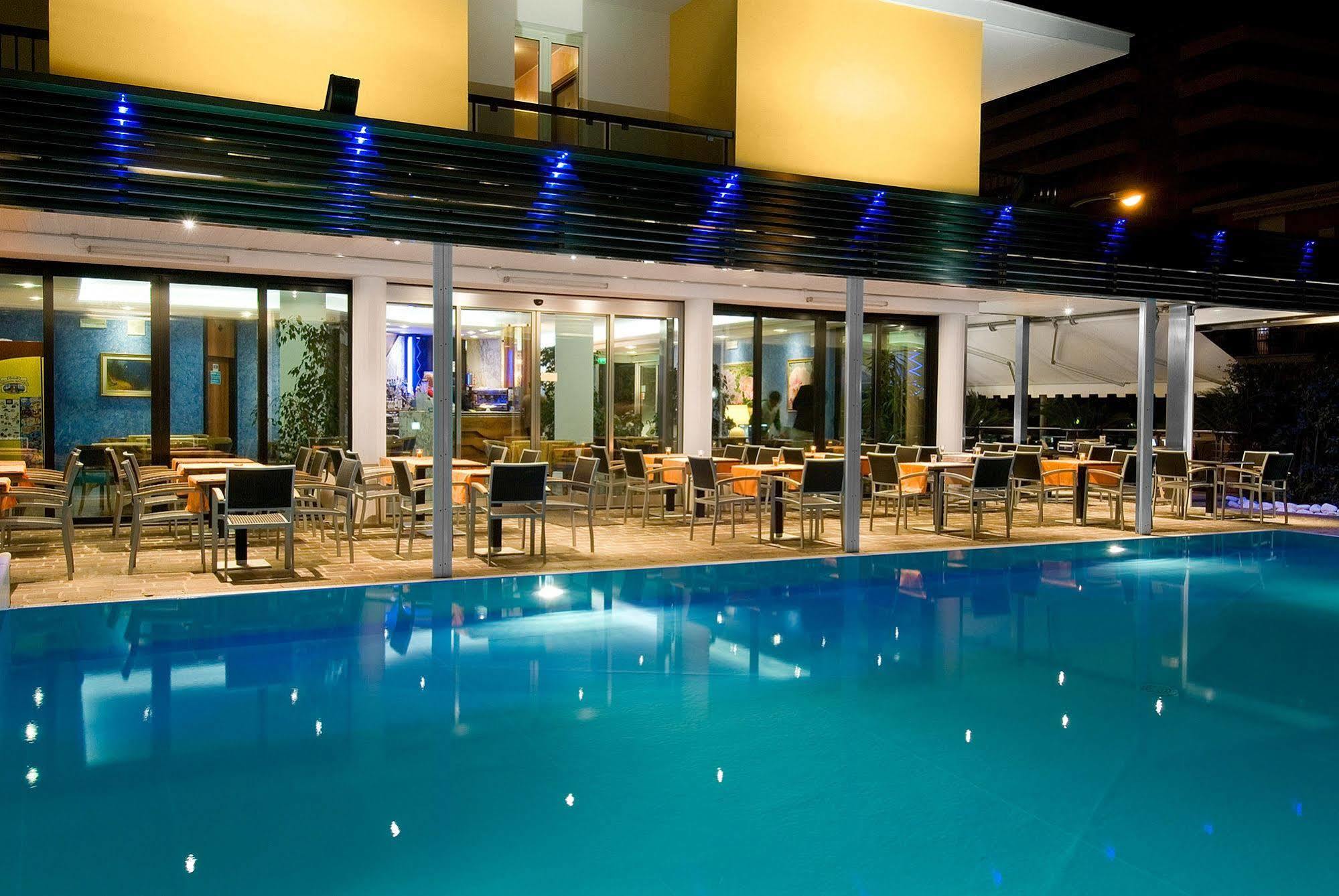 Hotel Imperial San Benedetto del Tronto Eksteriør billede